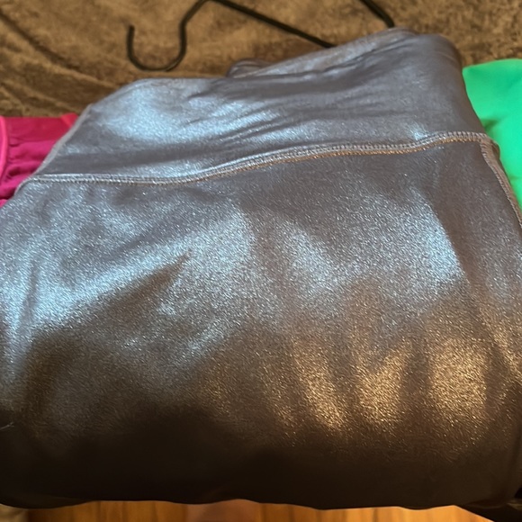 Worn once for an event, like brand new leggings - Picture 3 of 3